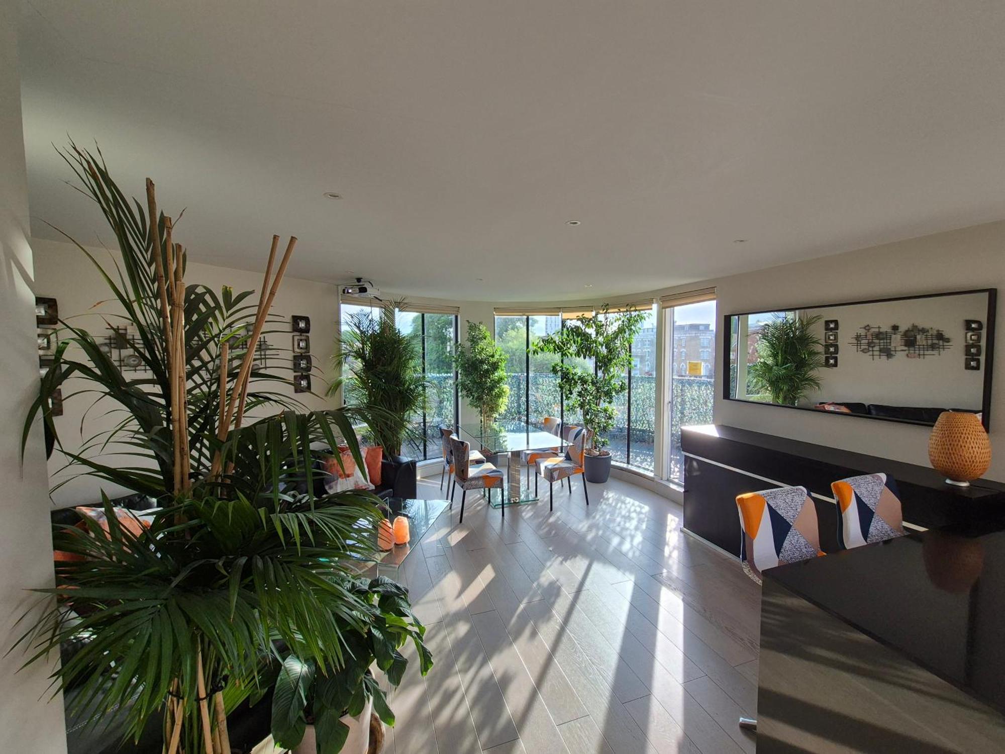 Panoramic Pondview Penthouse Apartamento *